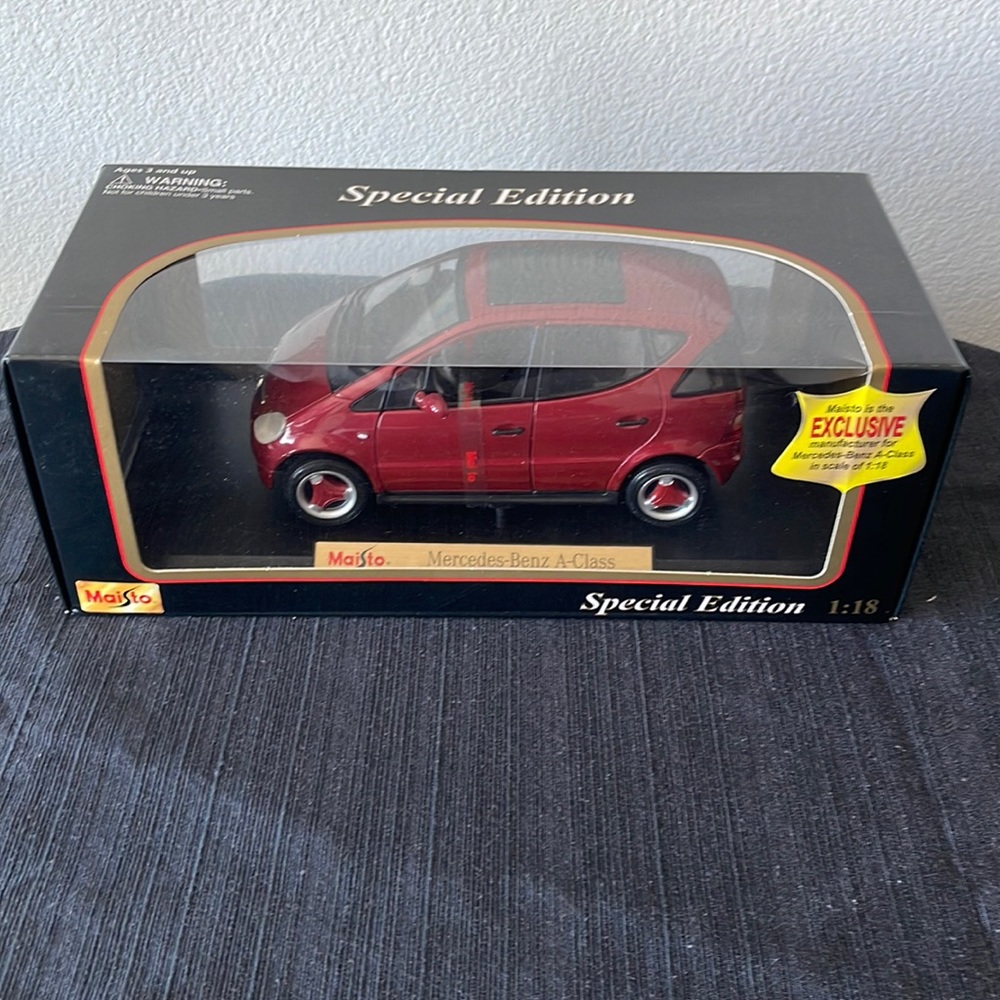 1/18 Maisto Mercedes A Class Diecast